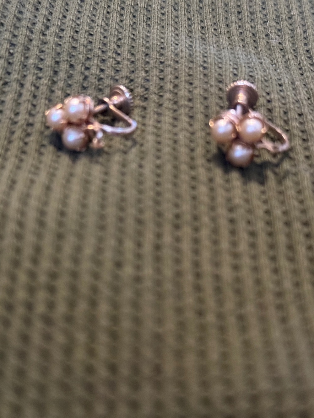 Classic Pearl Cluster Screw-Back Earrings - Gold Tone